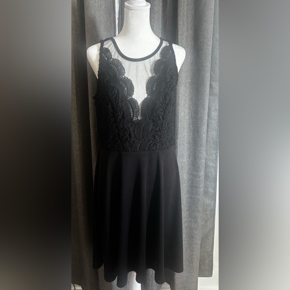 Elegant “Perfect” Black Lace Formal Prom